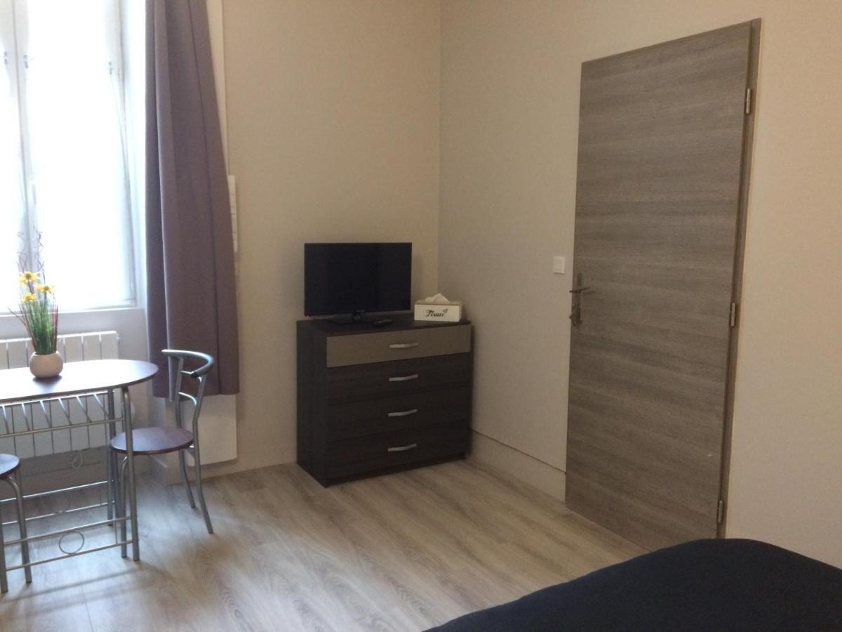 Studio Proche Gare Avec Kitchenette Et Wifi - Porte Rouge Thiviers Luaran gambar