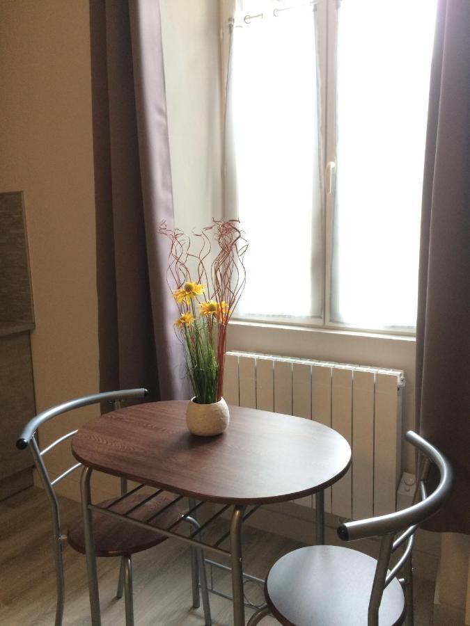 Studio Proche Gare Avec Kitchenette Et Wifi - Porte Rouge Thiviers Luaran gambar